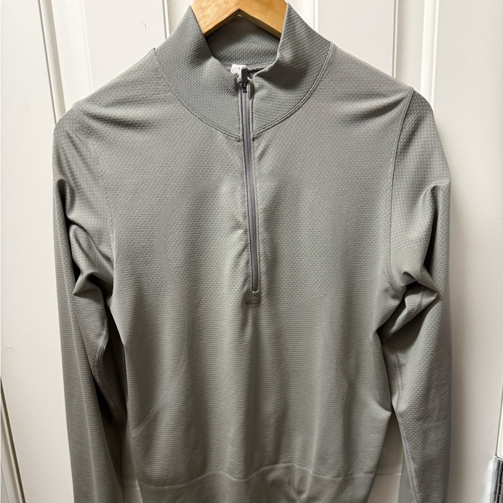 Lululemon long sleeve top, color save. Size 8